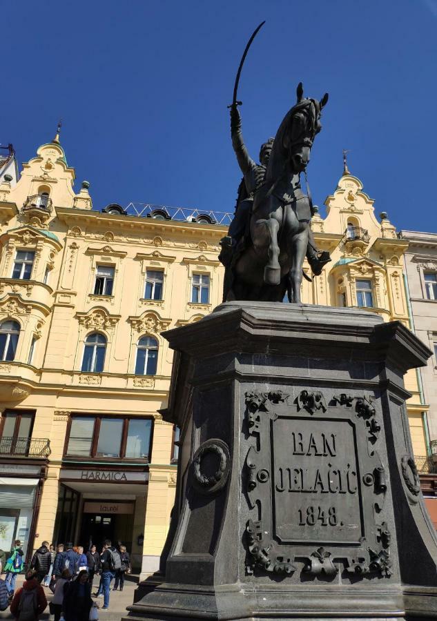 Luxurios And Historic Apartment "Shine" - Right On The Main Square Загреб Екстериор снимка