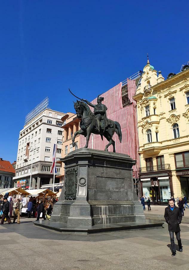 Luxurios And Historic Apartment "Shine" - Right On The Main Square Загреб Екстериор снимка