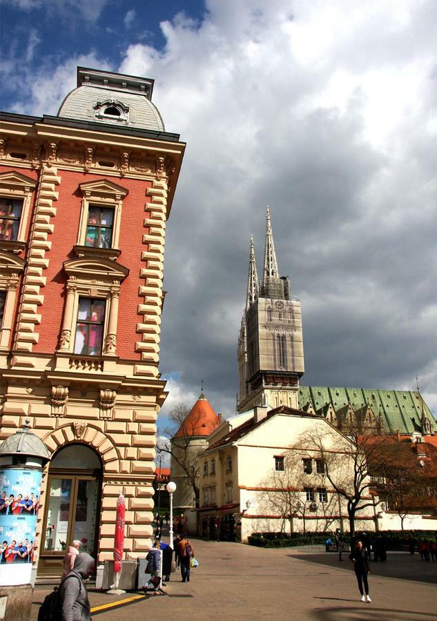 Luxurios And Historic Apartment "Shine" - Right On The Main Square Загреб Екстериор снимка
